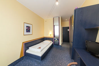 Others 4, Hotel Mirage Neuss, Rhein-Kreis Neuss