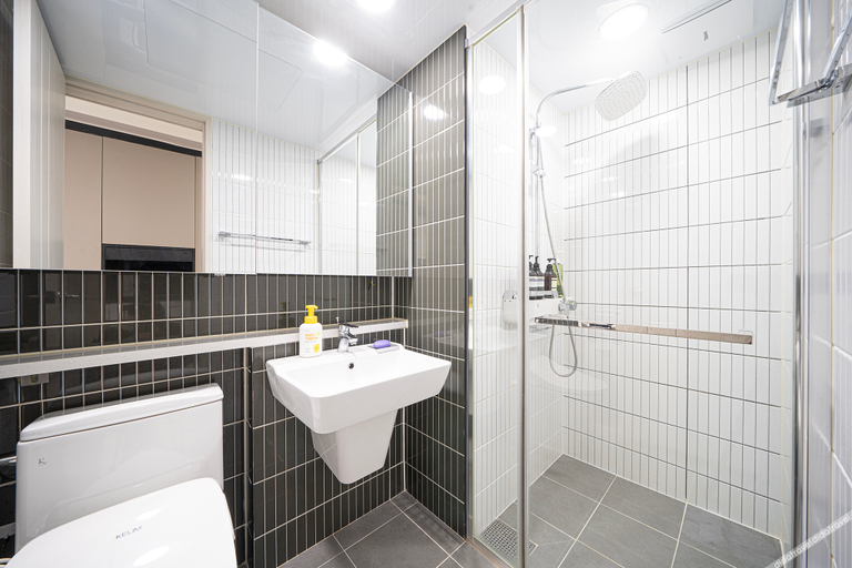 Bathroom 2, Daegu Dongseongro Mi Stay, Buk