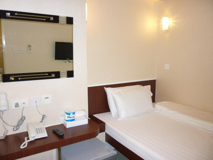 Bedroom 2, Hankow Guesthouse, Kowloon