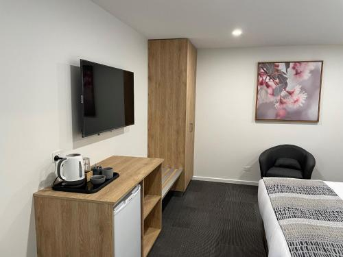 Others 2, Risdon Brook Hotel, Clarence