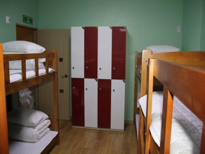 Others 3, Hyu-Plus Guesthouse, Jung