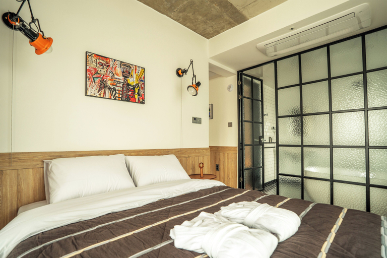 Bedroom 5, Brooklyn Blues, Jongno