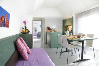 Others 3, Residence Giusti 6, Milano
