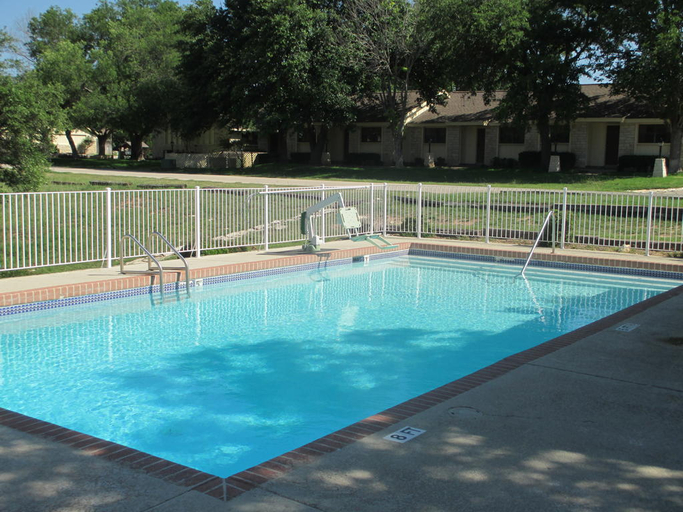 Sport & Beauty 4, The Shores at Lake Travis, Travis