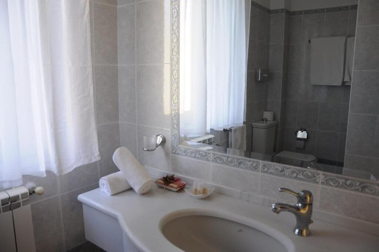 Bathroom 5, Villino Lenci, Messina