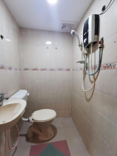 Bathroom 5, My Seven Day Inn, Johor Bahru