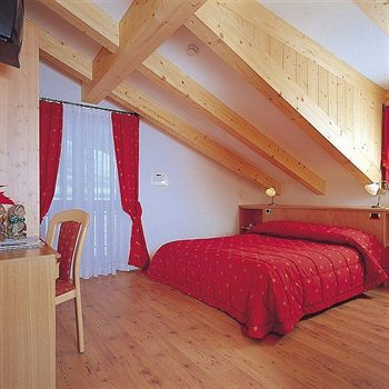 Others 5, Hotel Zirmes, Trento