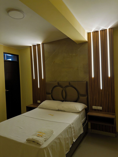 Room 4, Hotel D'Angeles, Paita