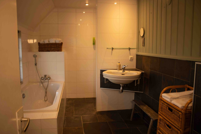 Room 2, Voorhuis Authentieke Boerderij Weidum, Littenseradiel