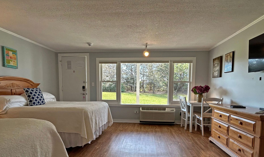 Room 3, The Island Inn on Martha's Vineyard, Dukes