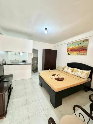 Others 2, Hotel California, Malay