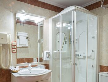 Bathroom, ホテル レアル デ カスティーリャ(Hotel Real de Castilla), Valladolid