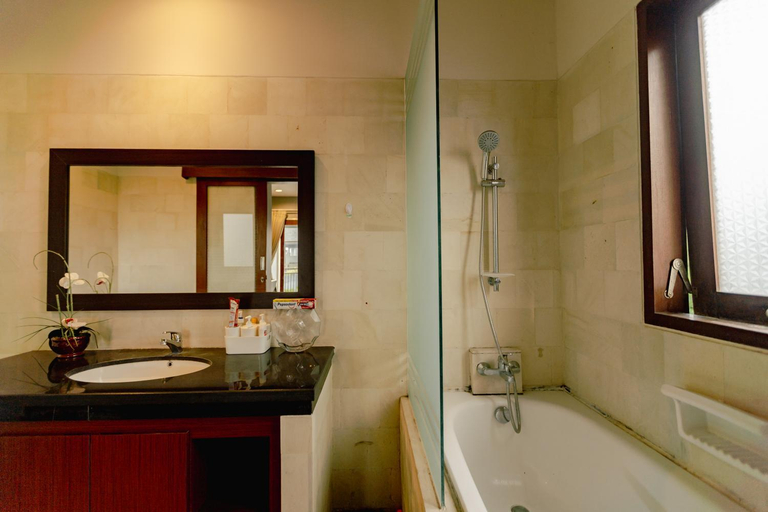 Bathroom, 777 Villa, Badung