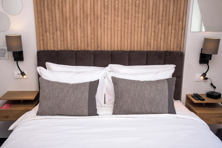 Others 5, Republic Square Suites, Belgrade