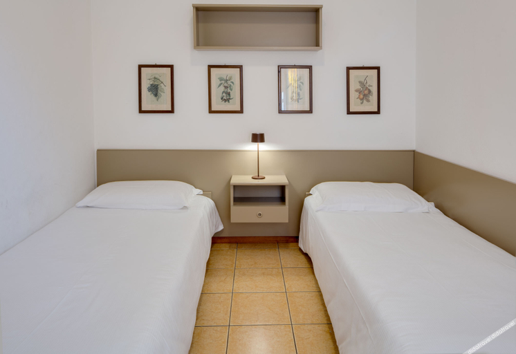 Bedroom 2, Poiano Garda Resort Appartamenti, Verona