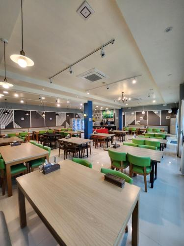 Restaurant 3, On Pool Villa, Mabalacat