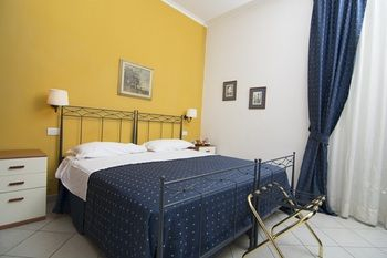 Others 5, LHP Suite Napoli - Parco Margherita, Napoli