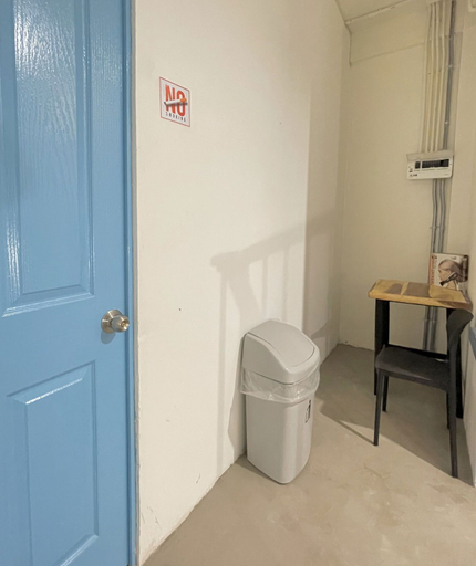 Bathroom 4, Moon PiTi, Samphantawong