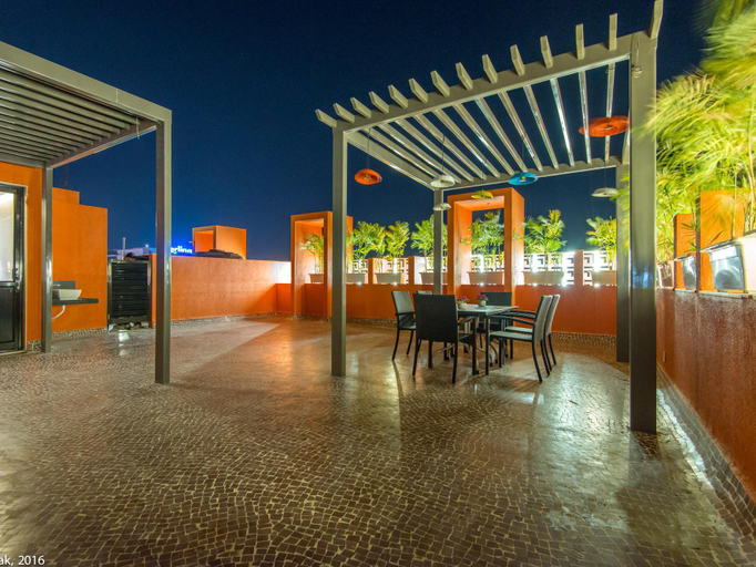 Food & Drinks, The Elements, Rajkot