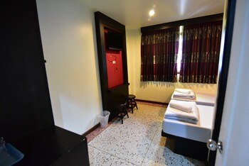 Others 2, Thara House, Phra Nakhon
