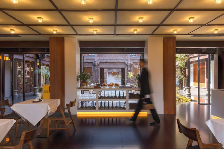 Restaurant 2, Chinese-style garden resort hotel, Lijiang