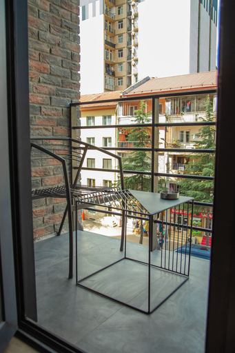 Others 4, CH51, Batumi