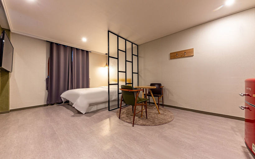 Bedroom 4, Wando Zeus, Wando