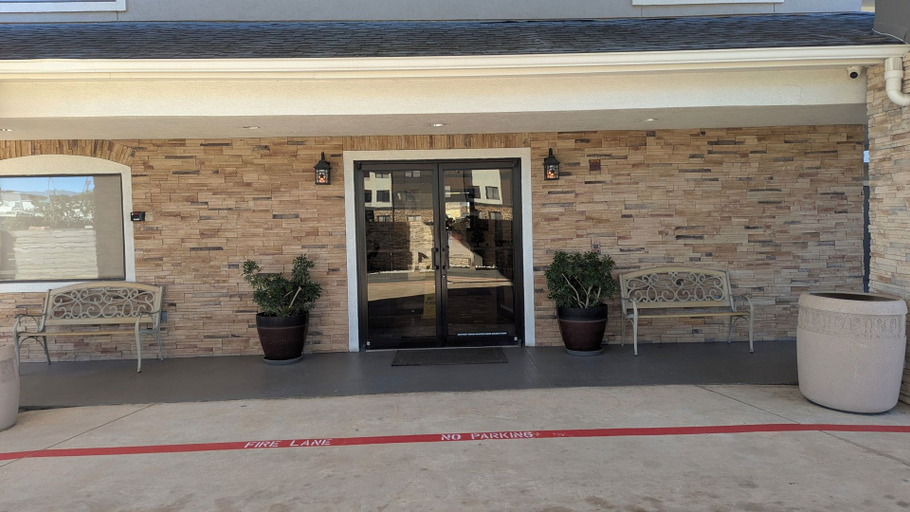 Front of property 5, Platinum Inn, Houston