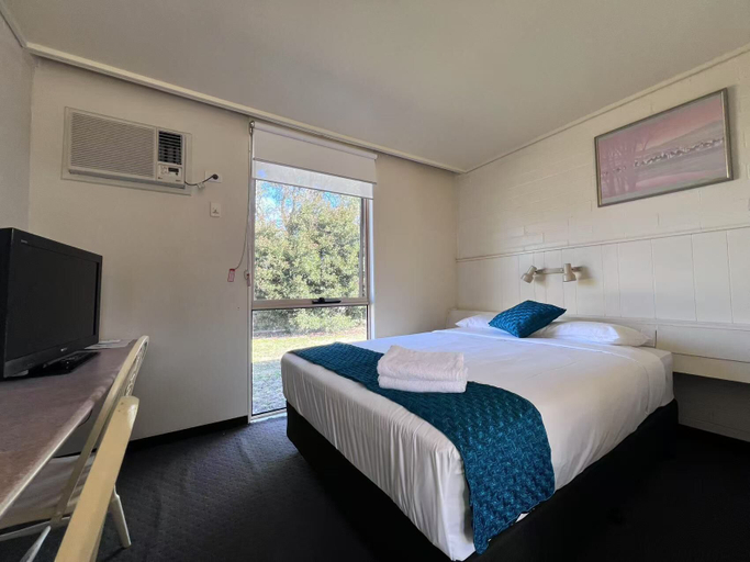 Bedroom 2, Leongatha Motel, South Gippsland - Central