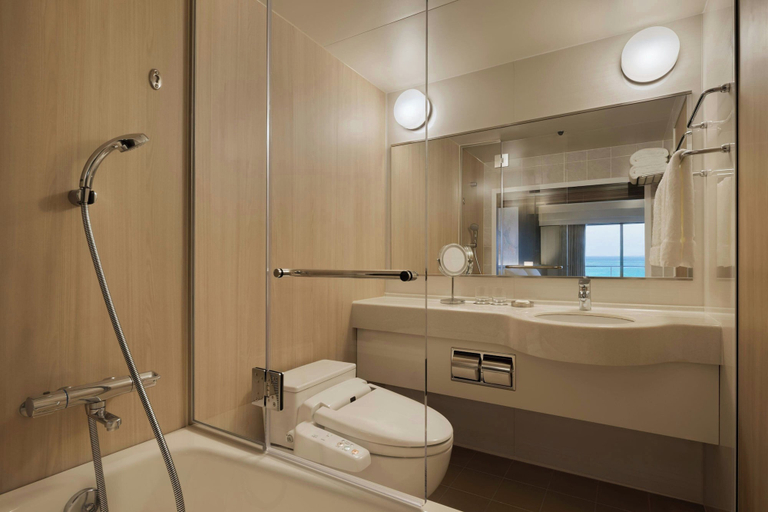 Bathroom 4, Courtyard by Marriott Okinawa Resort, Nago