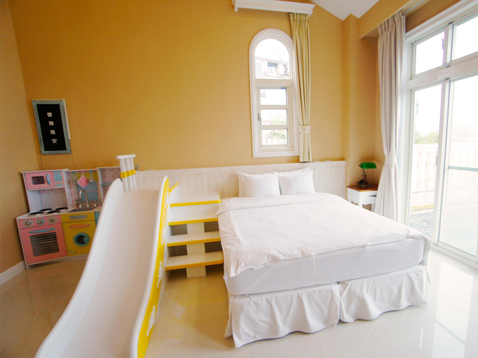 Bedroom 2, Dancing Butterfly Family Inn, Yilan