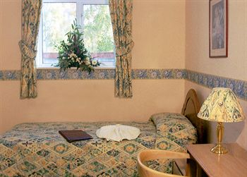 Others 5, Ardmore House Hotel, Hertfordshire