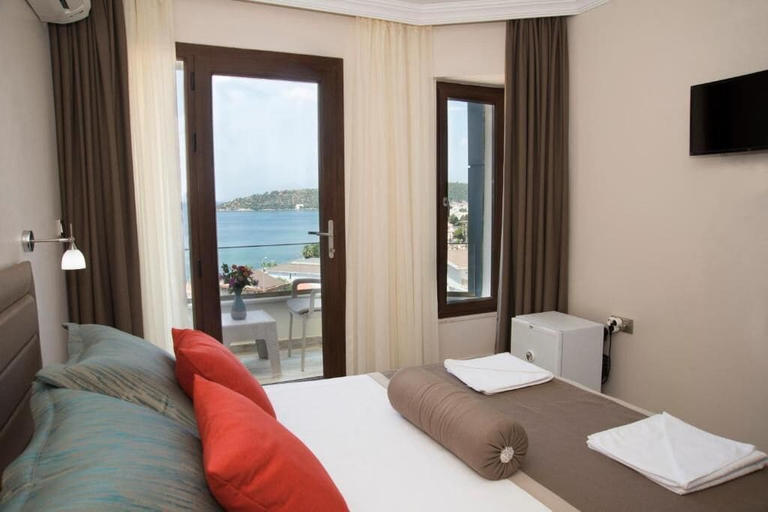 Room 1, Yasemin Hotel, Menderes