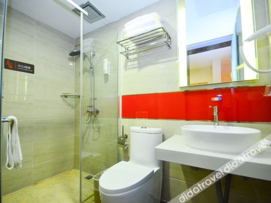 Others 3, 7 Days Premium Xuzhou Train Station Square Branch, Xuzhou