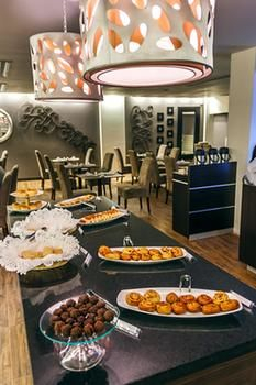 Food & Drinks