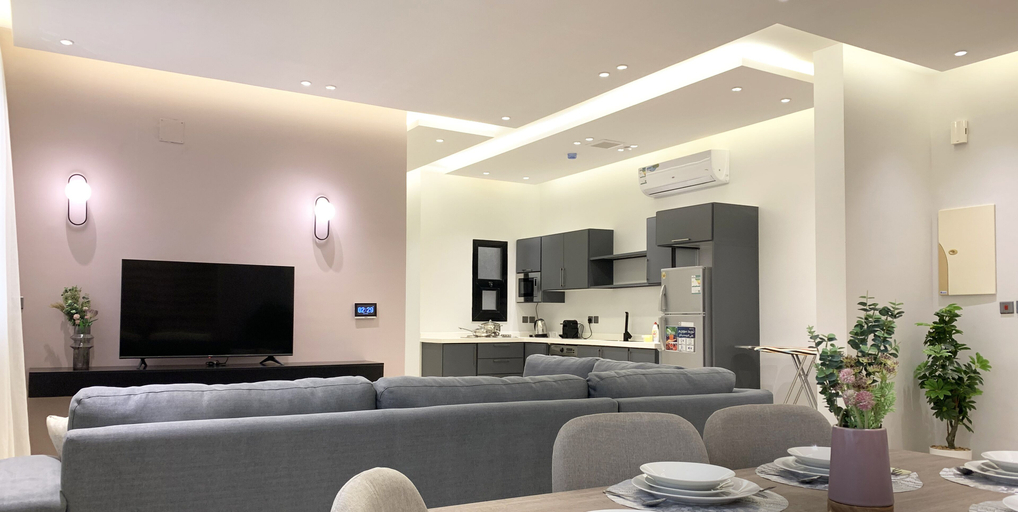 Others 3, Kease Mughrizat E-2 Royal touch AZ27, Riyadh
