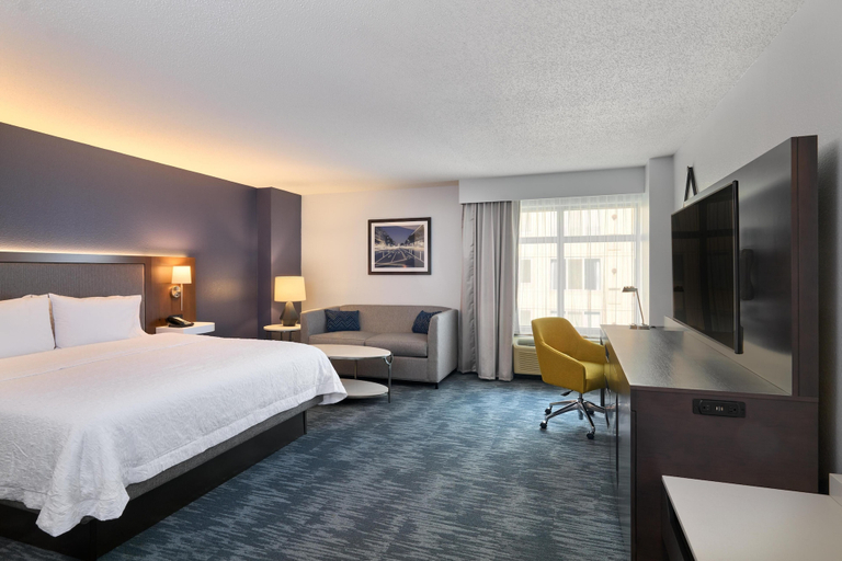 Bedroom 3, Hampton Inn Washington-Downtown-Convention Center, Washington D.C.
