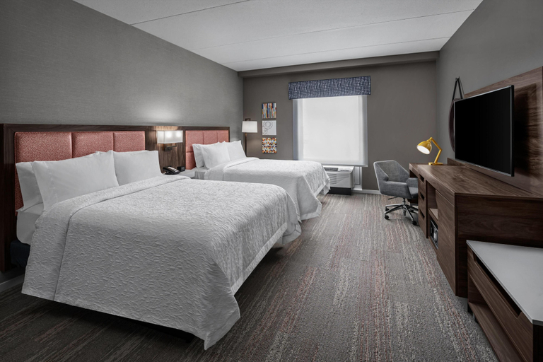 Bedroom 3, Hampton Inn Boston Woburn, Middlesex