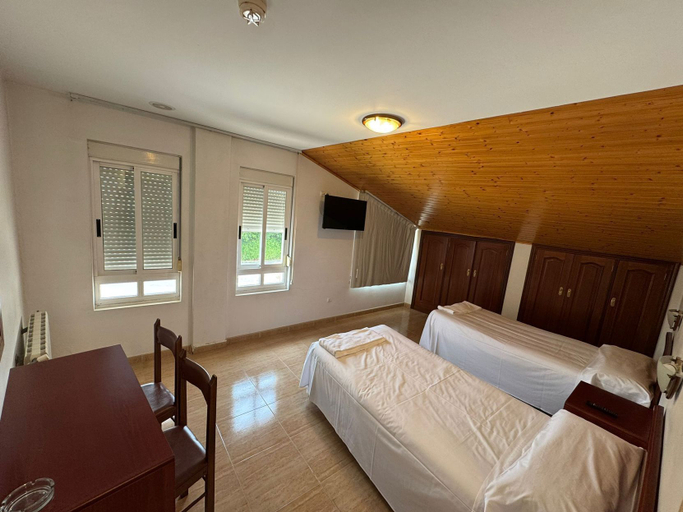 Room 4, Hotel Luso, A Coruña