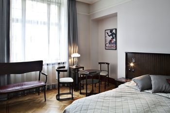 Others 4, Hotel Rialto, Warsaw