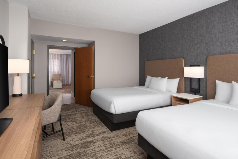 Bedroom 3, Embassy suites hot springs convention center, Garland