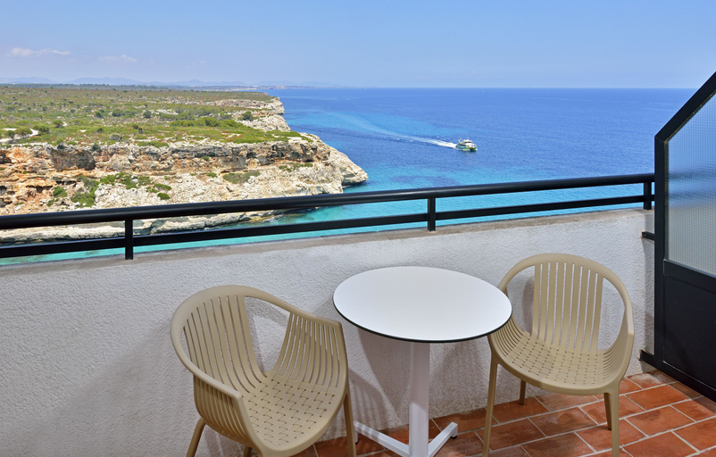 Others 4, Sol Mirador de Calas, Baleares