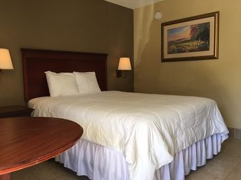 Guestroom 3, Murphy Motel, Cherokee