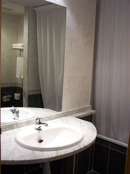 Bathroom Sink 4, Medplaya Hotel Riudor - Adults Recommended, Alicante