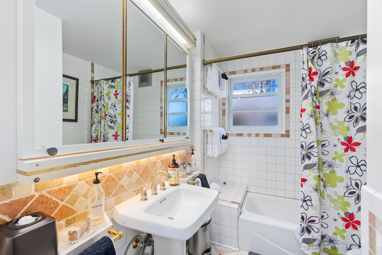 Bathroom 4, Magnolia on the Hill, Seattle