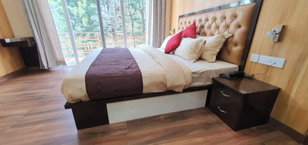 Room 5, Indra Stay by Panache Hotels, Kangra
