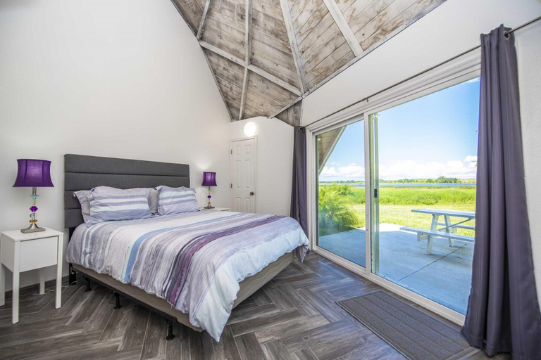 Bedroom 3, Studio 02 - Lake Sumner, Lake