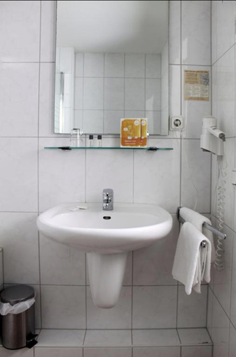 Bathroom, Akazienhof Hotel & Brauhaus, Köln