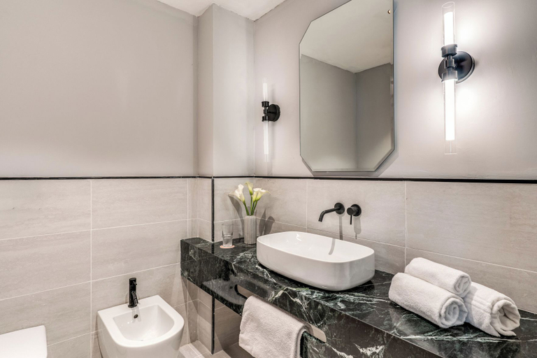 Bathroom 5, Hotel Santa Maria Maggiore, Rome