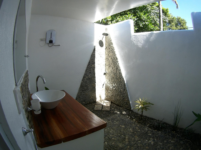 Bathroom, Oceanlife Explorers Hotel Restaurant & Dive Center, San Juan